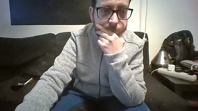 Snapshot of tuchi94 chatting on December 14, 11:59 am tuchi94 online show from December 14, 11:59 am