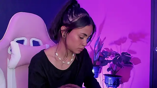 Juanadearco5 online show from February 23, 9:05 pm