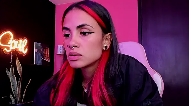 Juanadearco5 online show from September 9, 3:00 pm