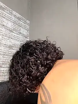 Snapshot of ExclusiveLeexx chatting on February 7, 10:20 pm ExclusiveLeexx online show from February 7, 10:20 pm