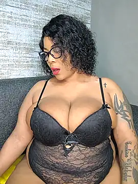 Snapshot of ExclusiveLeexx chatting on March 12, 5:38 pm ExclusiveLeexx online show from March 12, 5:38 pm