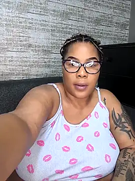 Snapshot of ExclusiveLeexx chatting on October 30, 7:14 pm ExclusiveLeexx online show from October 30, 7:14 pm