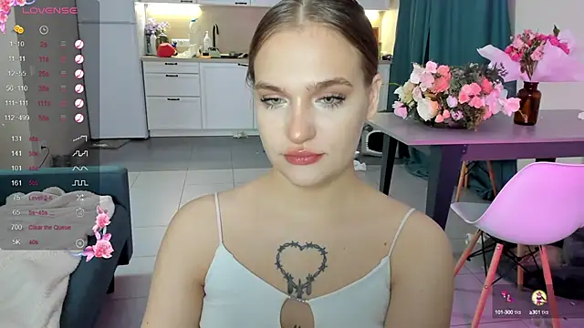 Snapshot of CarolineLovers chatting on December 2, 2:42 am CarolineLovers online show from December 2, 2:42 am