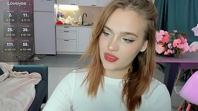 Snapshot of CarolineLovers chatting on December 5, 11:51 pm CarolineLovers online show from December 5, 11:51 pm