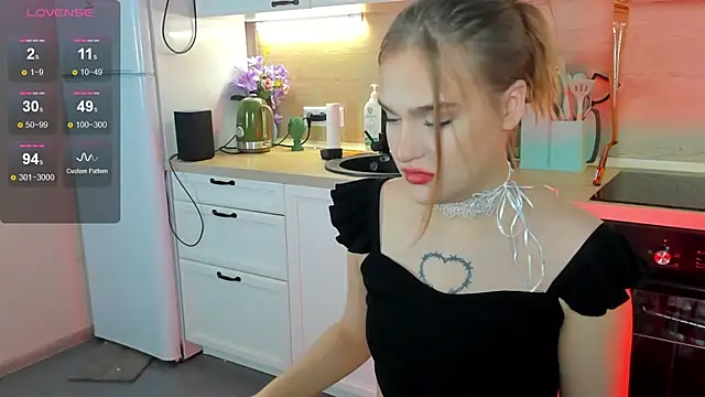 Snapshot of CarolineLovers chatting on December 13, 10:55 pm CarolineLovers online show from December 13, 10:55 pm