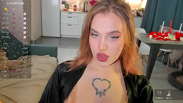 Snapshot of CarolineLovers chatting on December 25, 11:53 pm CarolineLovers online show from December 25, 11:53 pm