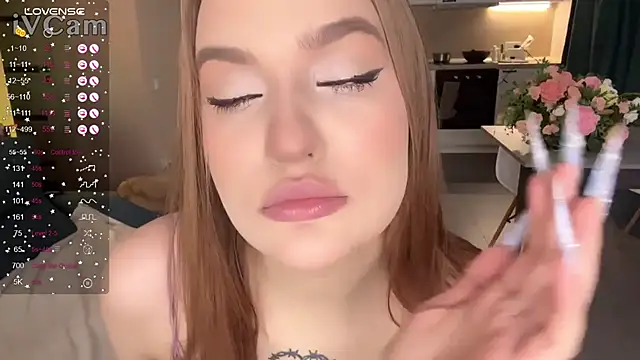 Snapshot of CarolineLovers chatting on February 11, 11:01 pm CarolineLovers online show from February 11, 11:01 pm