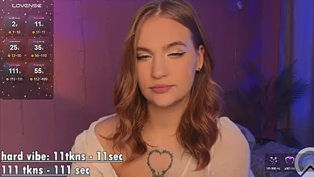 Snapshot of CarolineLovers chatting on March 6, 5:57 am CarolineLovers online show from March 6, 5:57 am