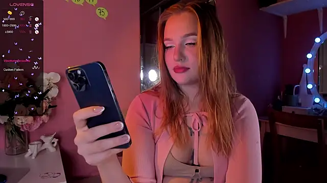 Snapshot of CarolineLovers chatting on September 18, 8:11 pm CarolineLovers online show from September 18, 8:11 pm