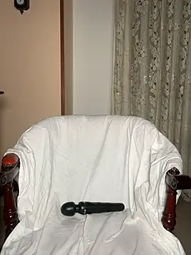 Snapshot of SierraFox_ chatting on March 5, 7:17 pm SierraFox online show from March 5, 7:17 pm