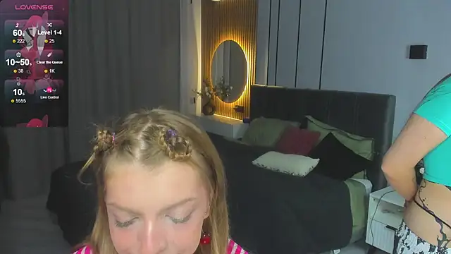 Hannah Carr online show from November 16, 5:40 pm