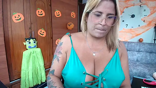 Majo Soussa online show from October 20, 12:49 pm