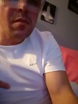 Vinyboy69 online show from November 15, 9:32 pm