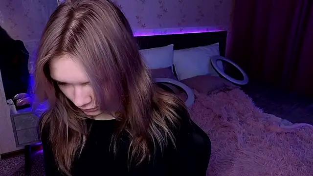 LitaBrom online show from December 18, 1:05 am