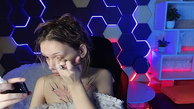 LitaBrom online show from January 18, 8:31 am