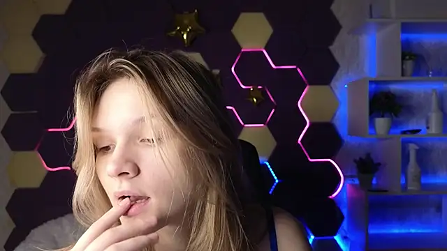 LitaBrom online show from January 30, 1:22 am