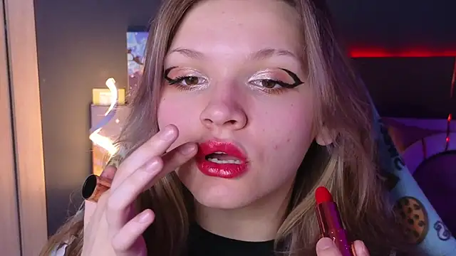 LitaBrom online show from March 17, 8:18 am