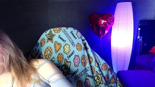 LitaBrom online show from March 23, 4:16 am