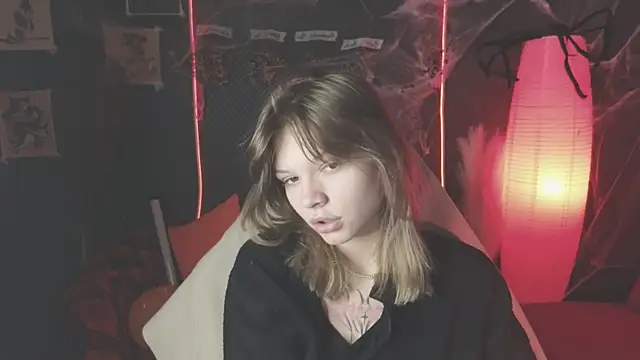 LitaBrom online show from October 20, 1:39 am