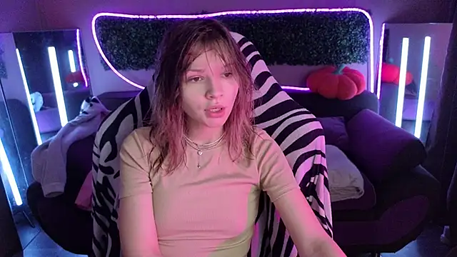 LitaBrom online show from November 18, 9:03 am