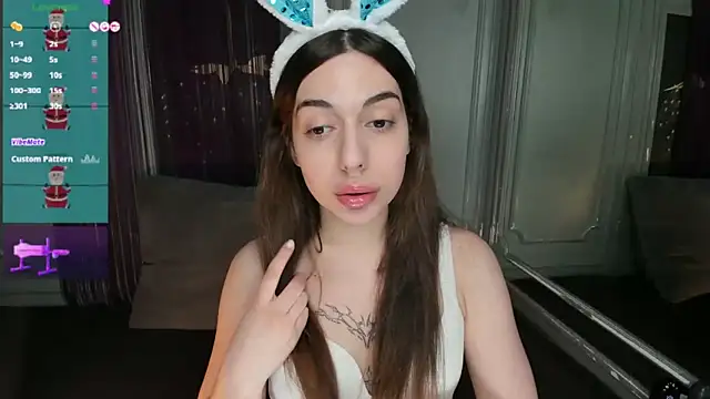 Snapshot of eva_lim chatting on December 24, 10:44 am eva lim online show from December 24, 10:44 am