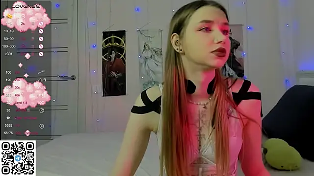 Snapshot of JorRoger chatting on January 19, 12:06 am JorRoger online show from January 19, 12:06 am