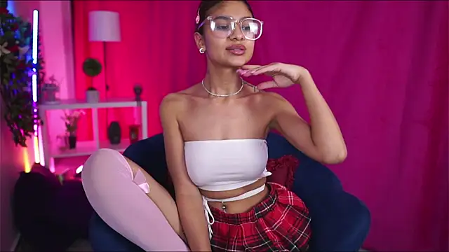 Snapshot of AshaYuva chatting on January 31, 11:45 pm AshaYuva online show from January 31, 11:45 pm