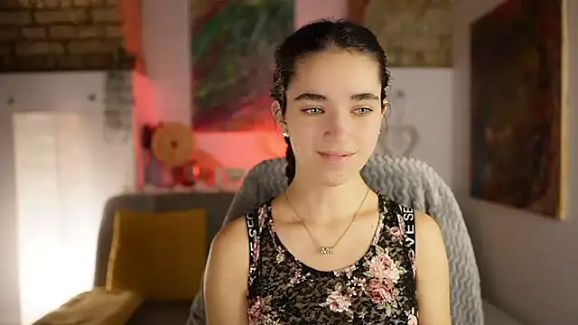 Gia Paige18 online show from December 6, 12:05 pm