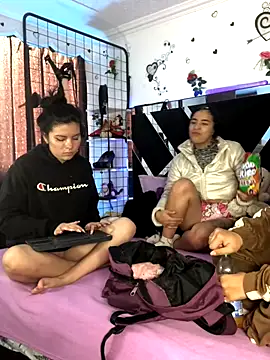 1lovelygirls online show from November 13, 12:15 pm