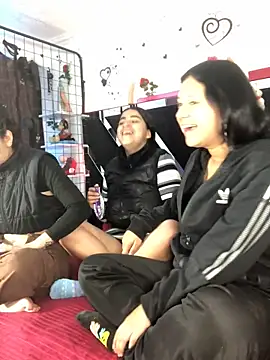 1lovelygirls online show from November 20, 12:16 pm