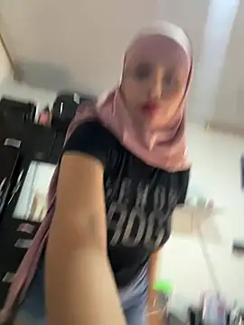 lalilamassu1 online show from February 20, 2:35 pm