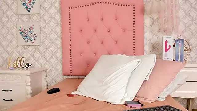 Sara  Williams online show from January 17, 6:47 am