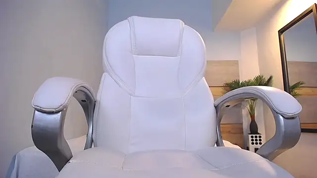 Snapshot of Violetta_rainbow chatting on January 23, 10:32 am Violetta rainbow online show from January 23, 10:32 am