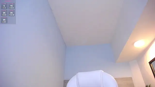 Snapshot of Violetta_rainbow chatting on February 12, 11:18 am Violetta rainbow online show from February 12, 11:18 am