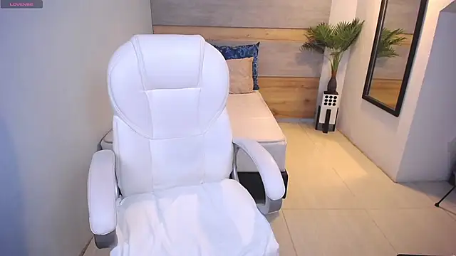 Snapshot of Violetta_rainbow chatting on March 21, 4:39 am Violetta rainbow online show from March 21, 4:39 am