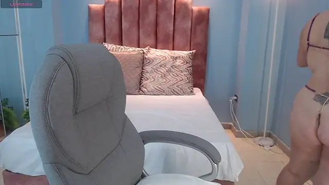 Snapshot of Violetta_rainbow chatting on November 20, 4:34 am Violetta rainbow online show from November 20, 4:34 am