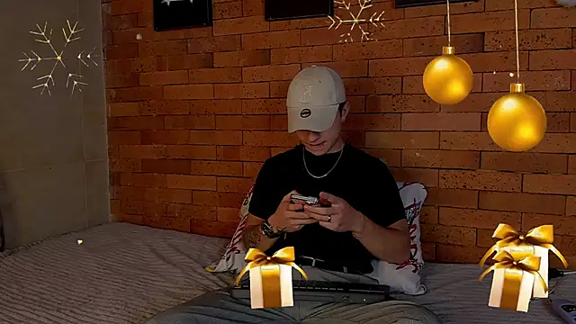 Ares Dickson online show from December 2, 6:43 pm