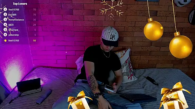 Ares Dickson online show from December 5, 9:50 am