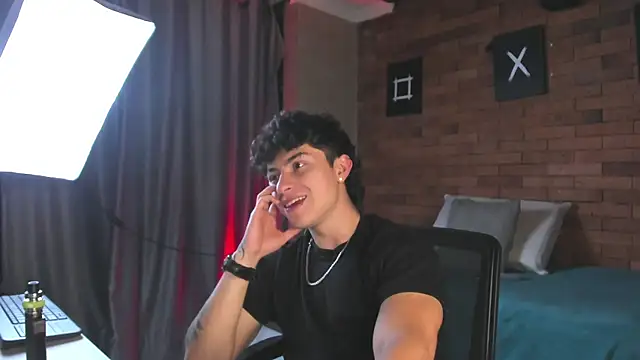 Ares Dickson online show from February 12, 8:49 am