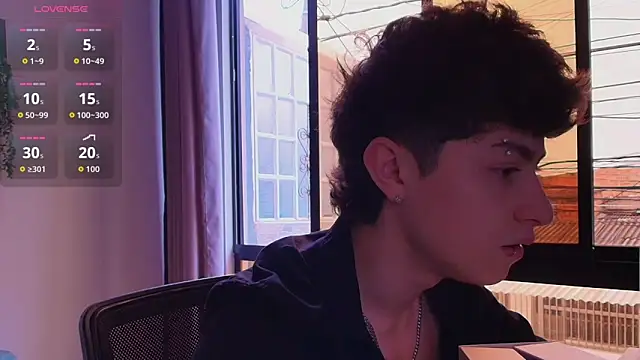 Ares Dickson online show from October 19, 7:03 pm