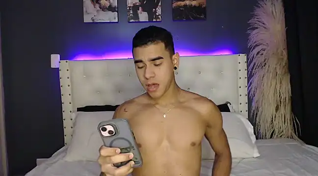 Mackenzzie 777  online show from March 19, 12:48 am