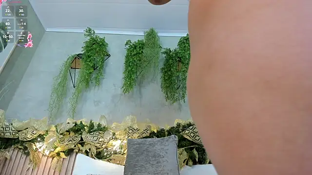 Snapshot of Lana_Lann chatting on December 22, 4:48 pm Lana Lann online show from December 22, 4:48 pm