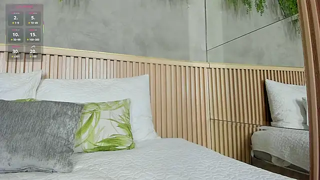 Snapshot of Lana_Lann chatting on September 29, 11:59 am Lana Lann online show from September 29, 11:59 am