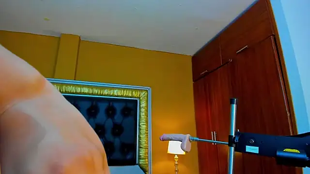 Snapshot of AniEvans_ chatting on February 14, 10:28 am AniEvans online show from February 14, 10:28 am