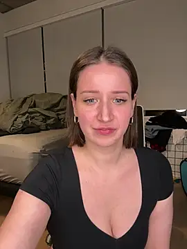 Snapshot of nerdynina chatting on December 15, 12:18 am nerdynina online show from December 15, 12:18 am