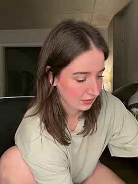 Snapshot of nerdynina chatting on November 20, 12:44 am nerdynina online show from November 20, 12:44 am