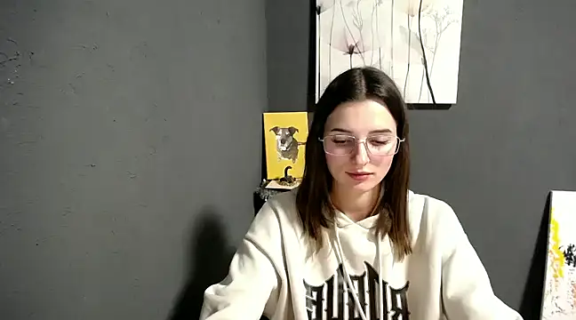 lady olivia  online show from December 10, 5:00 pm