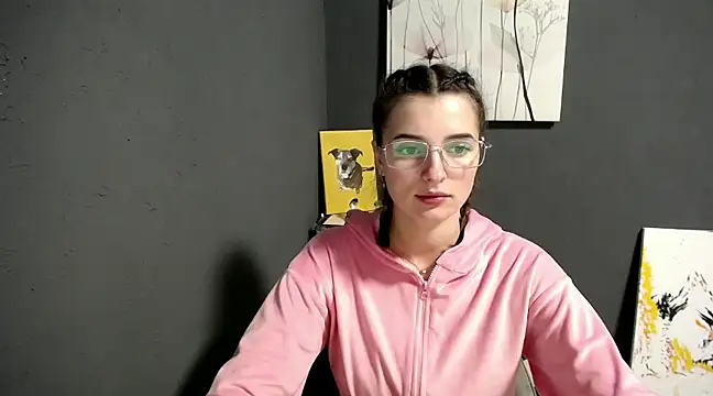 lady olivia  online show from December 12, 5:59 pm