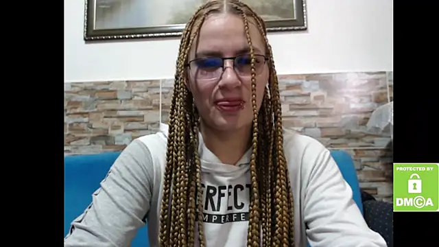 Snapshot of alice_trinity chatting on September 16, 3:46 pm alice trinity online show from September 16, 3:46 pm