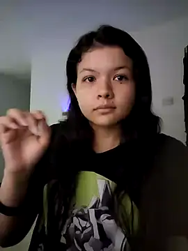 azumiichan online show from December 3, 4:14 am